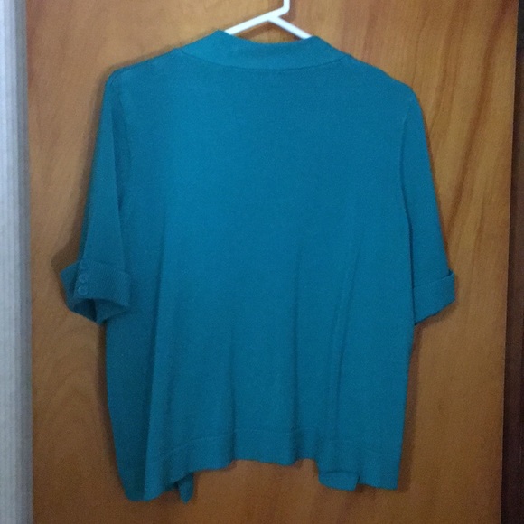 Green Sweater - Picture 3 of 4